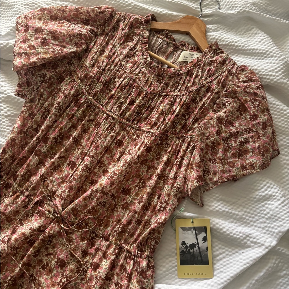 Trovata Floral Flutter Sleeve Midi Dress - Picture 2 of 14